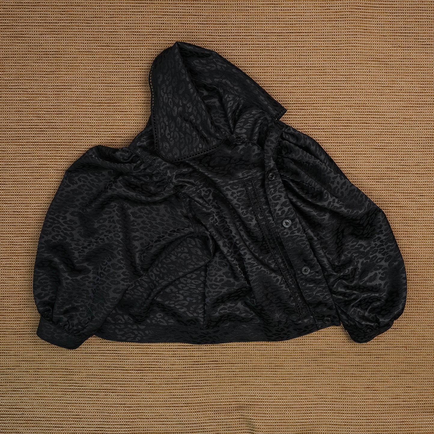 Emiria Jacket Leopard Black II - MATA CLOTHiER