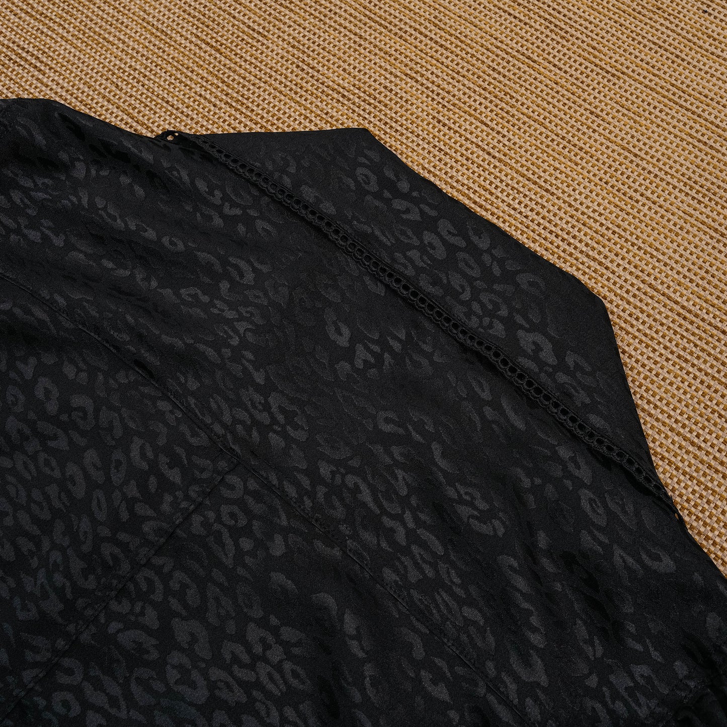 Emiria Jacket Leopard Black II - MATA CLOTHiER