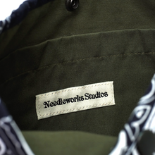 Load image into Gallery viewer, Bandana Patchwork Sacoche Bag Midnight
