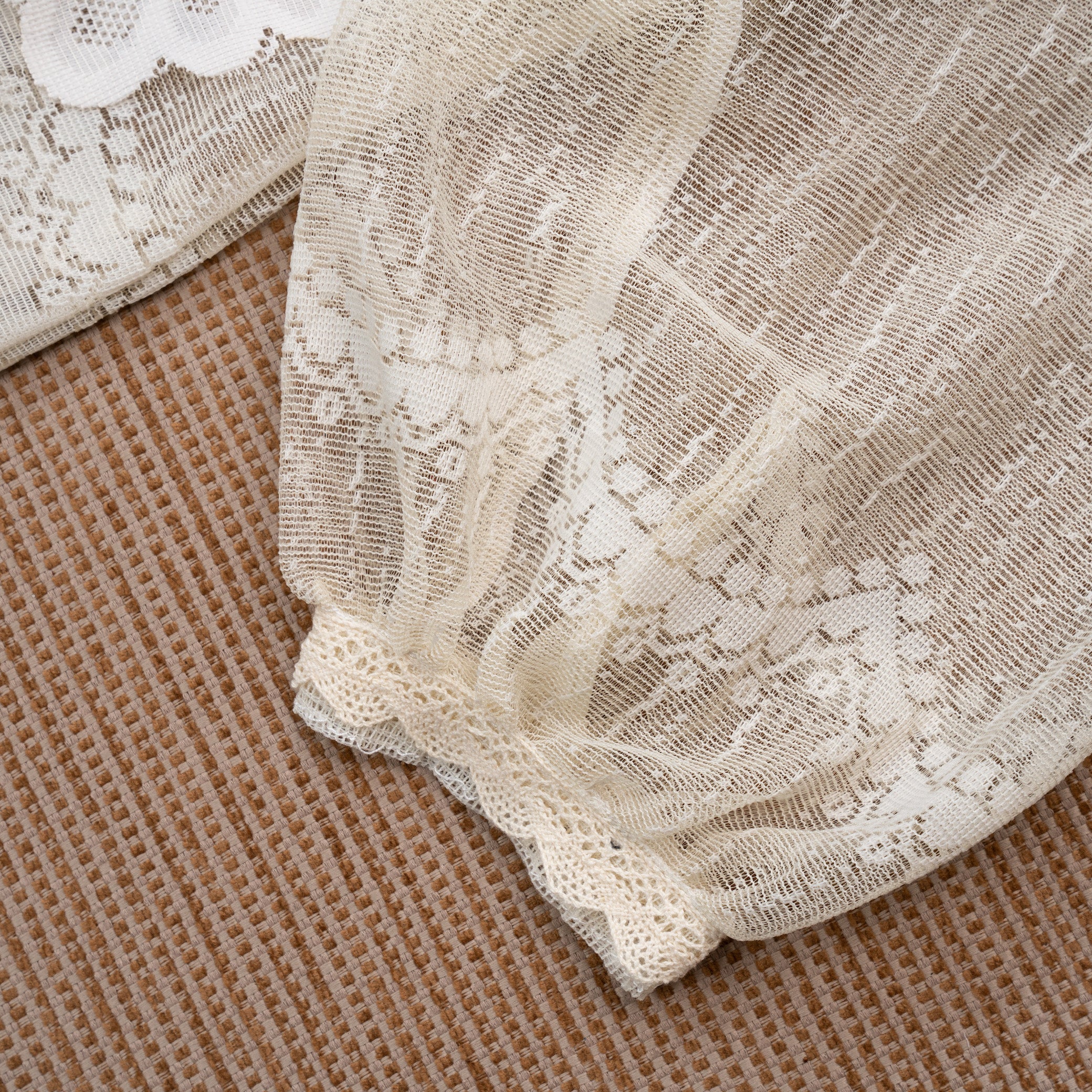 Sang Dewi Blouse Sunflora Lace - MATA CLOTHiER