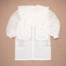 Load image into Gallery viewer, Sang Dewi Blouse Lace Hibiscus - MATA CLOTHiER
