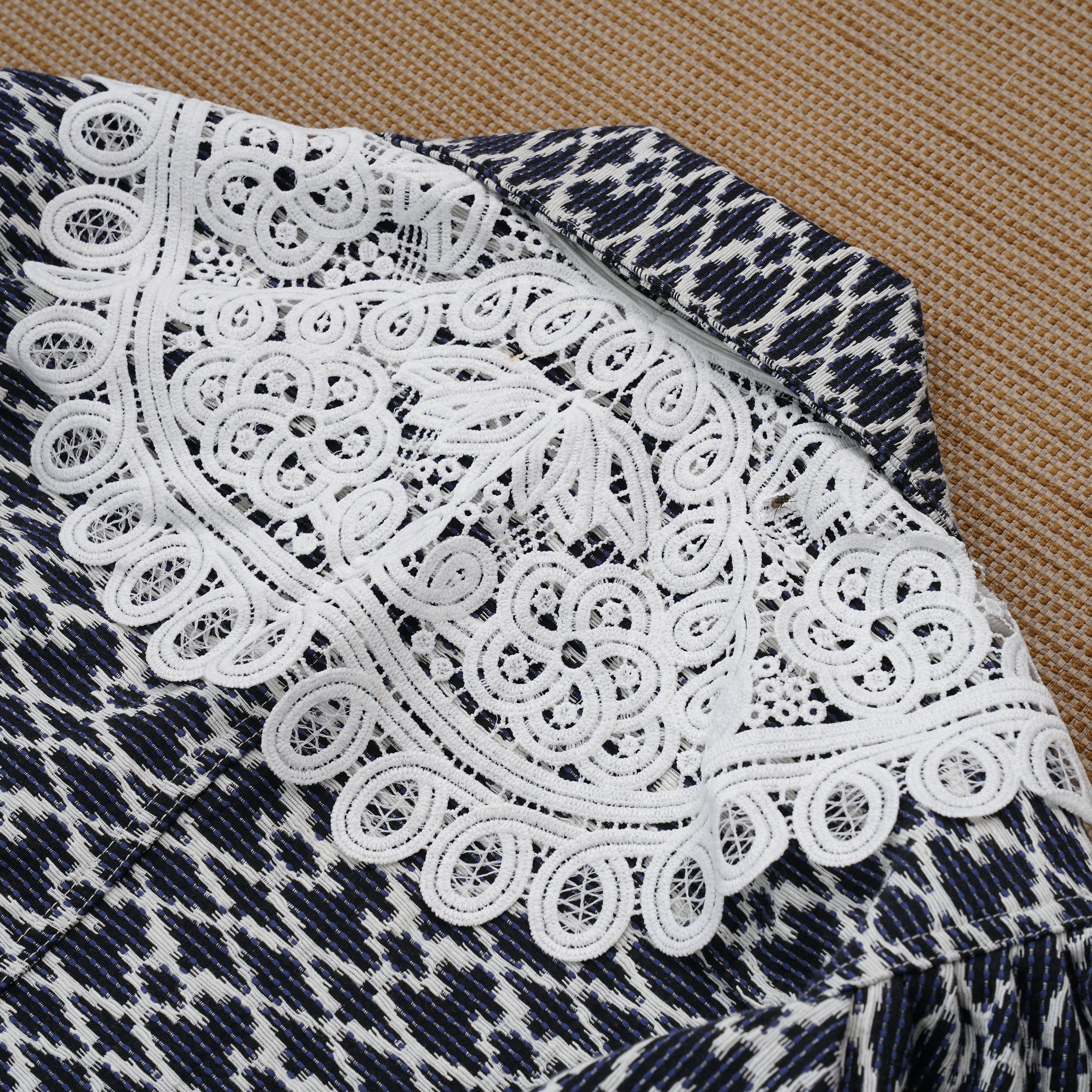 Emiria Extra Jacket Geo Mesh - MATA CLOTHiER