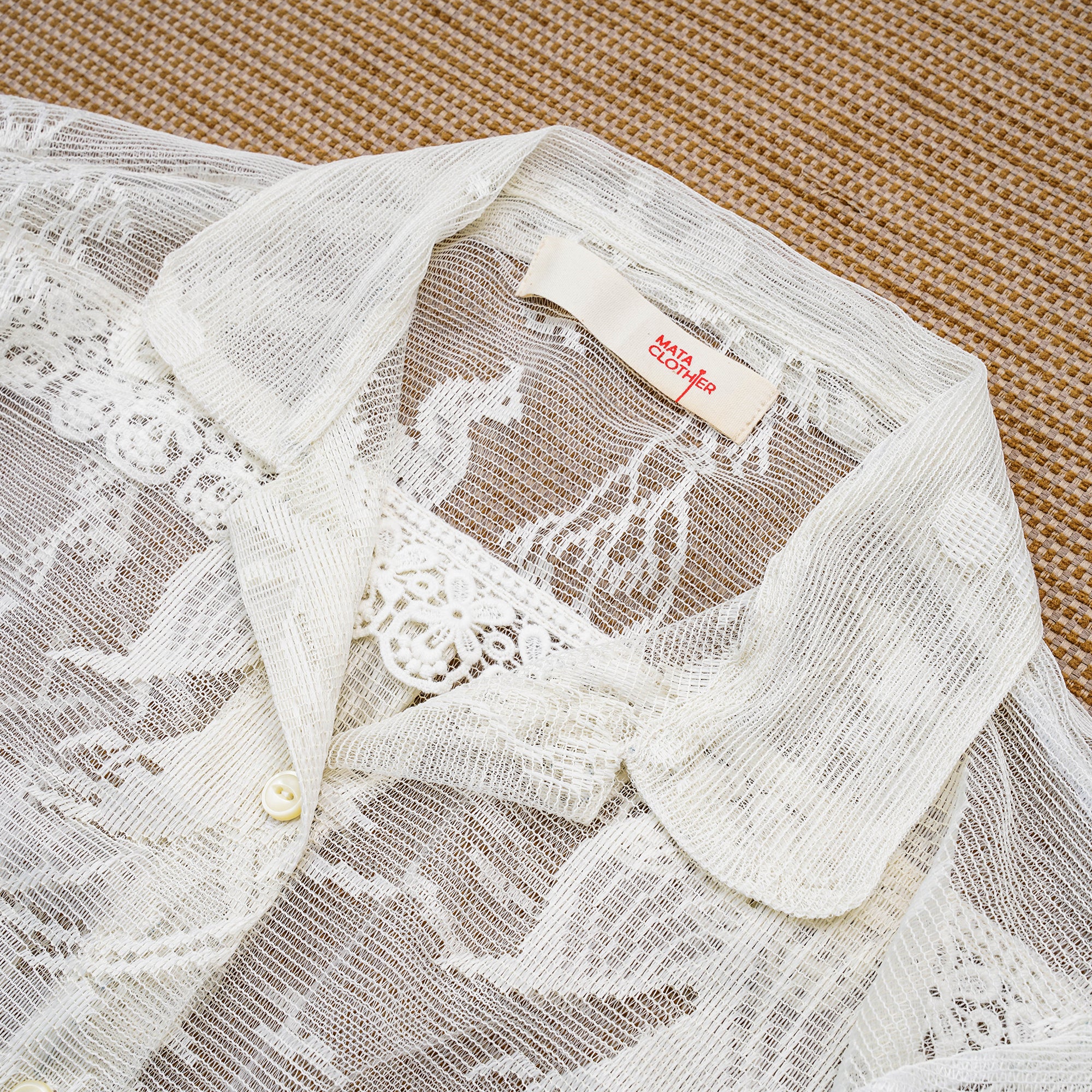 Guaya Blouse Biota Lace Off White - MATA CLOTHiER