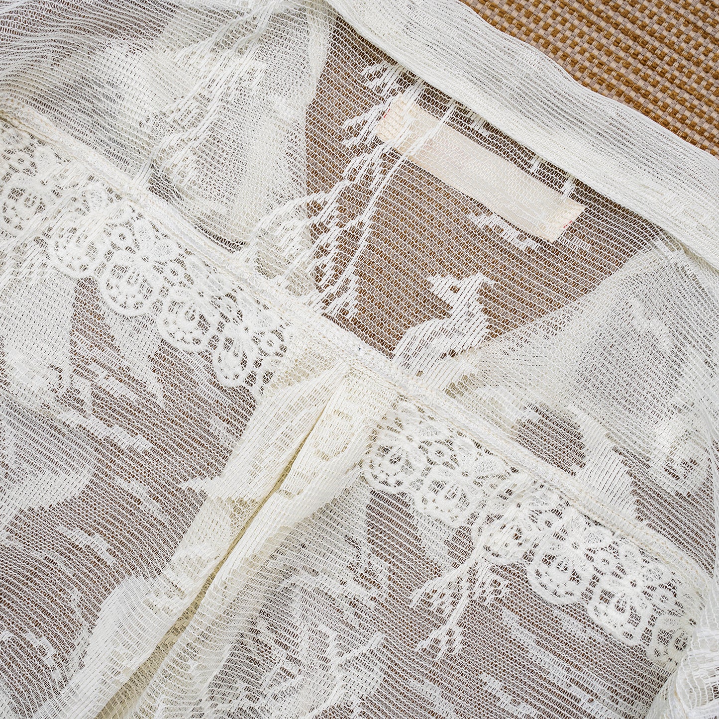 Guaya Blouse Biota Lace Off White - MATA CLOTHiER